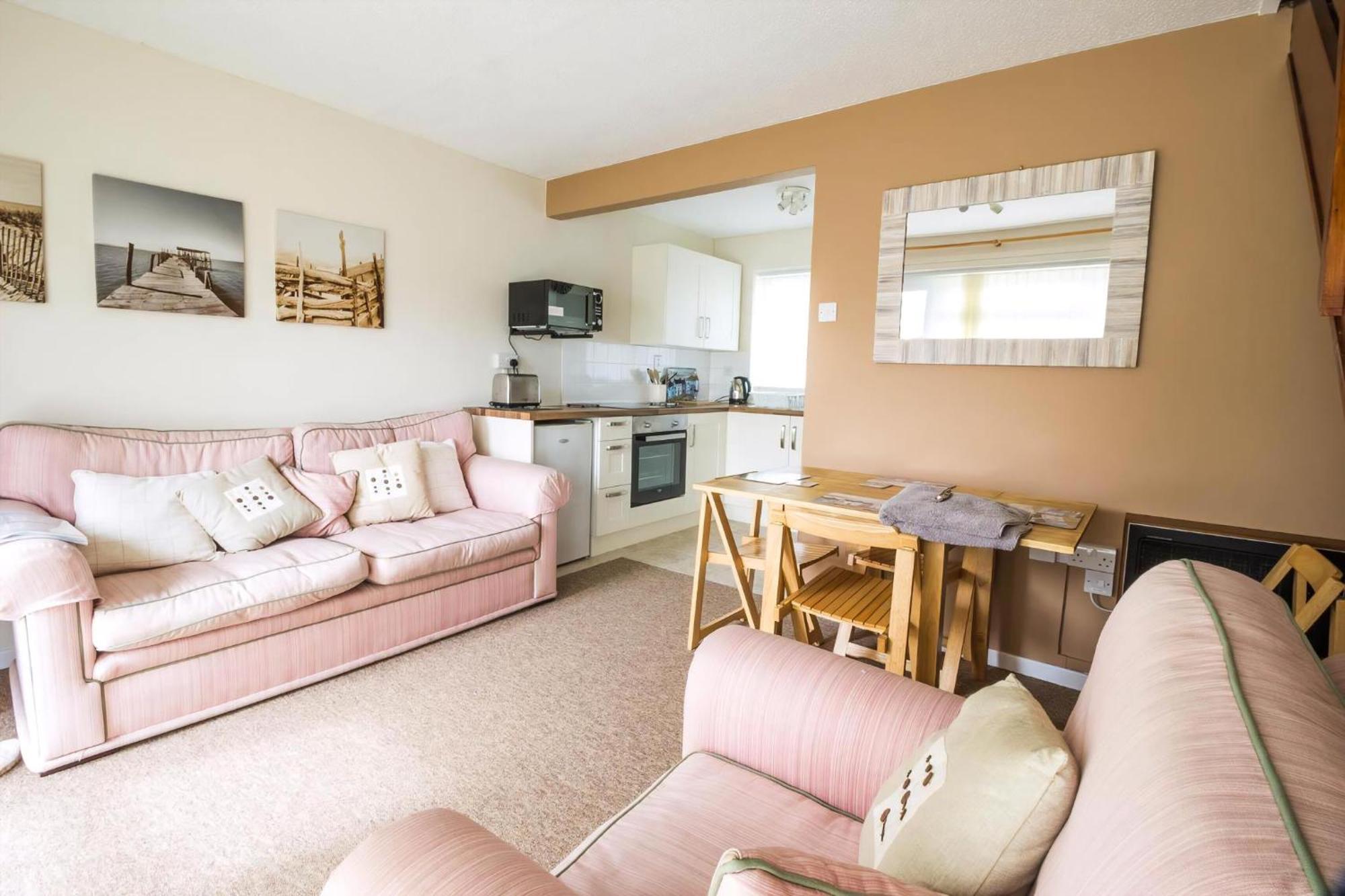 Lovely 4 Berth Chalet To Hire In Hemsby Nearby The Beach Ref 18177B Екстериор снимка