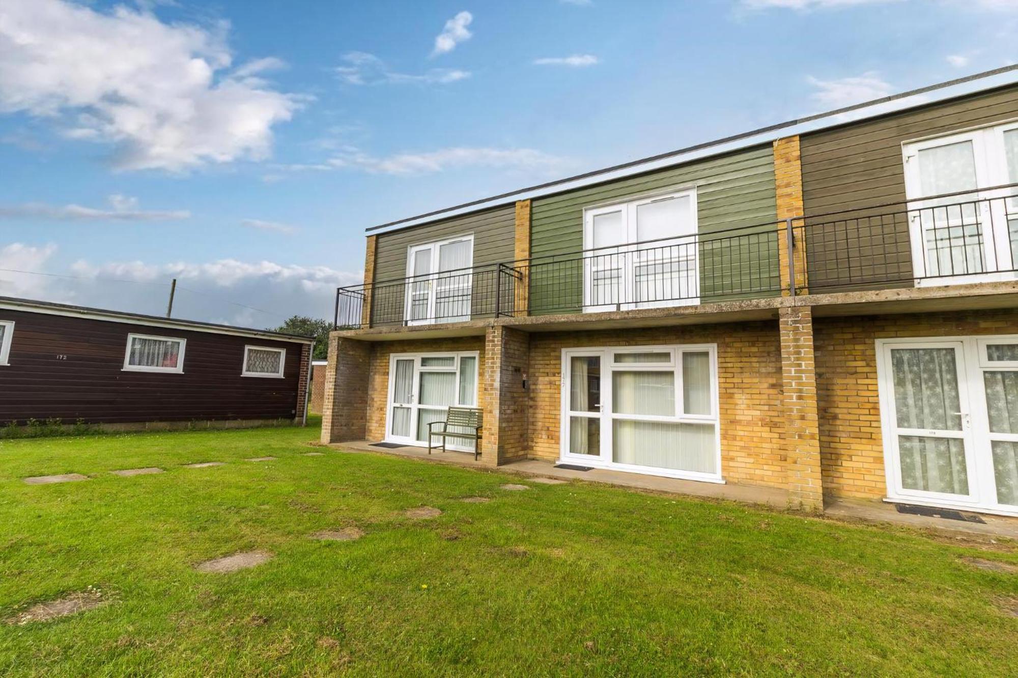 Lovely 4 Berth Chalet To Hire In Hemsby Nearby The Beach Ref 18177B Екстериор снимка