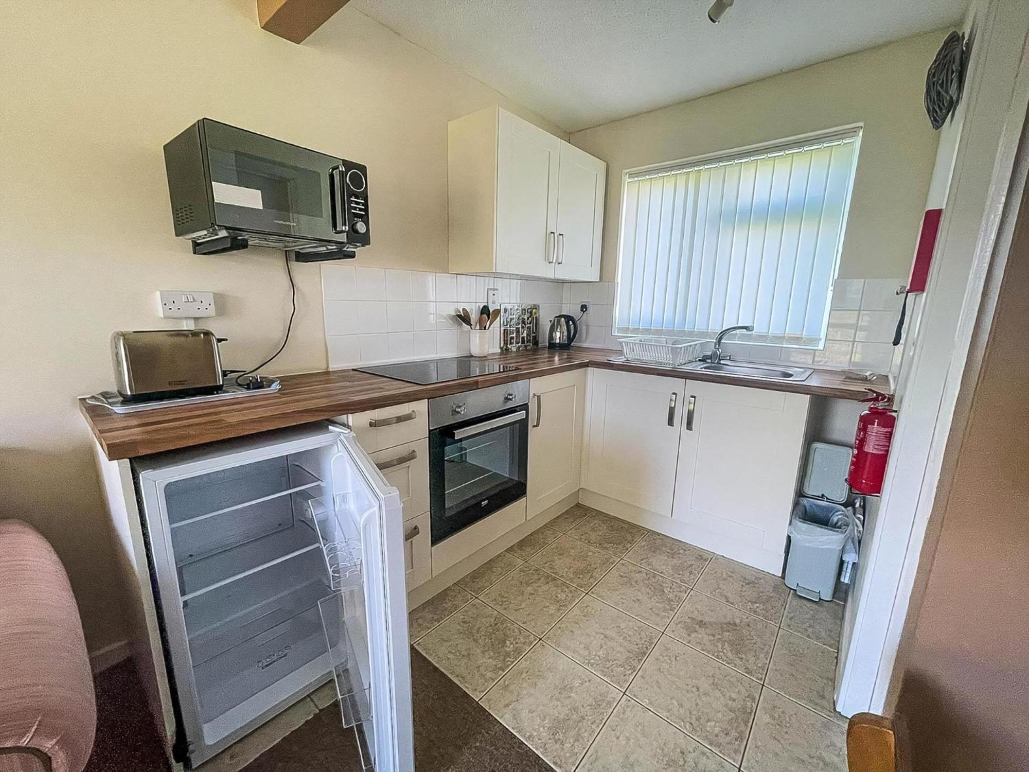 Lovely 4 Berth Chalet To Hire In Hemsby Nearby The Beach Ref 18177B Екстериор снимка