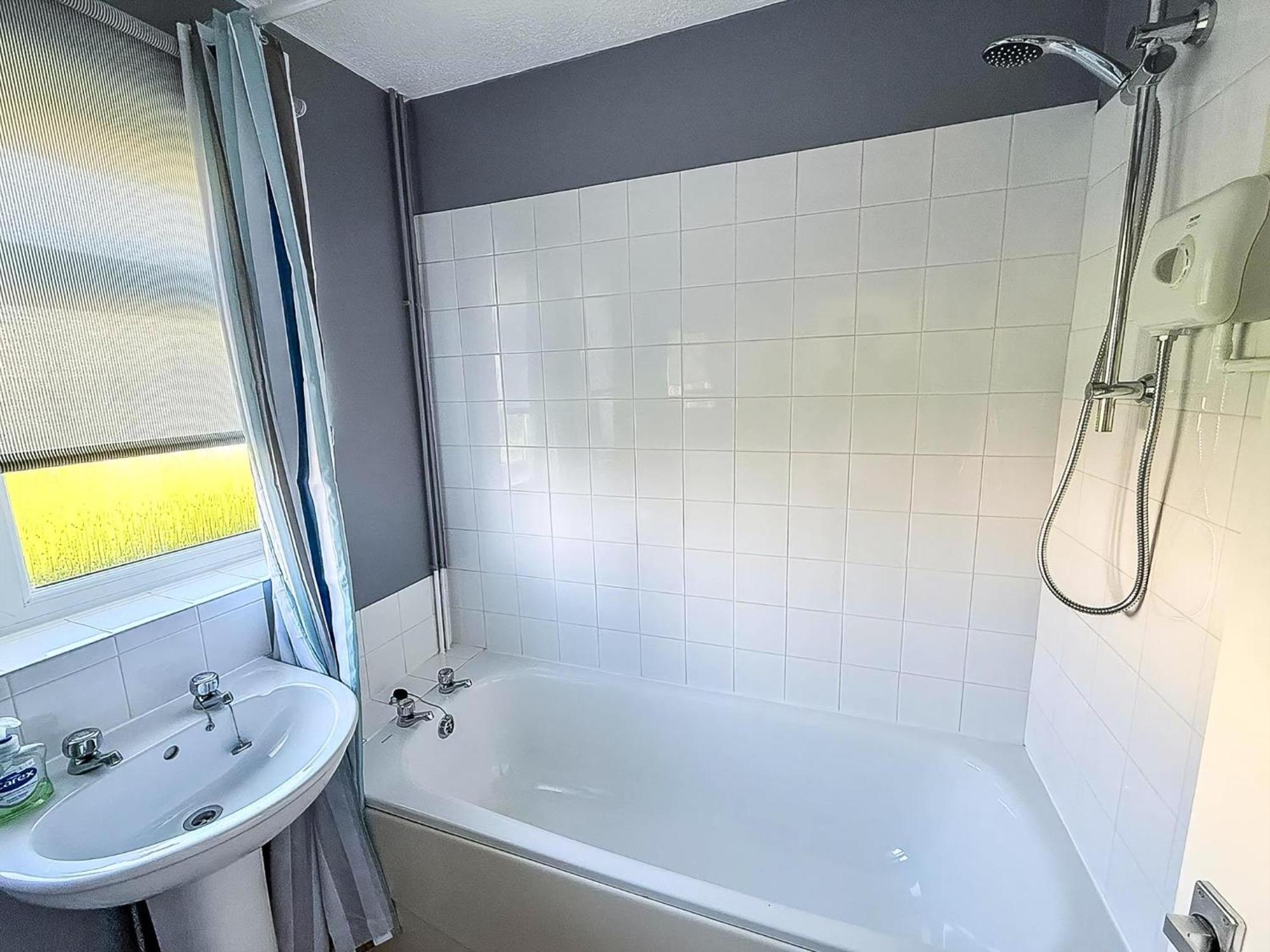 Lovely 4 Berth Chalet To Hire In Hemsby Nearby The Beach Ref 18177B Екстериор снимка
