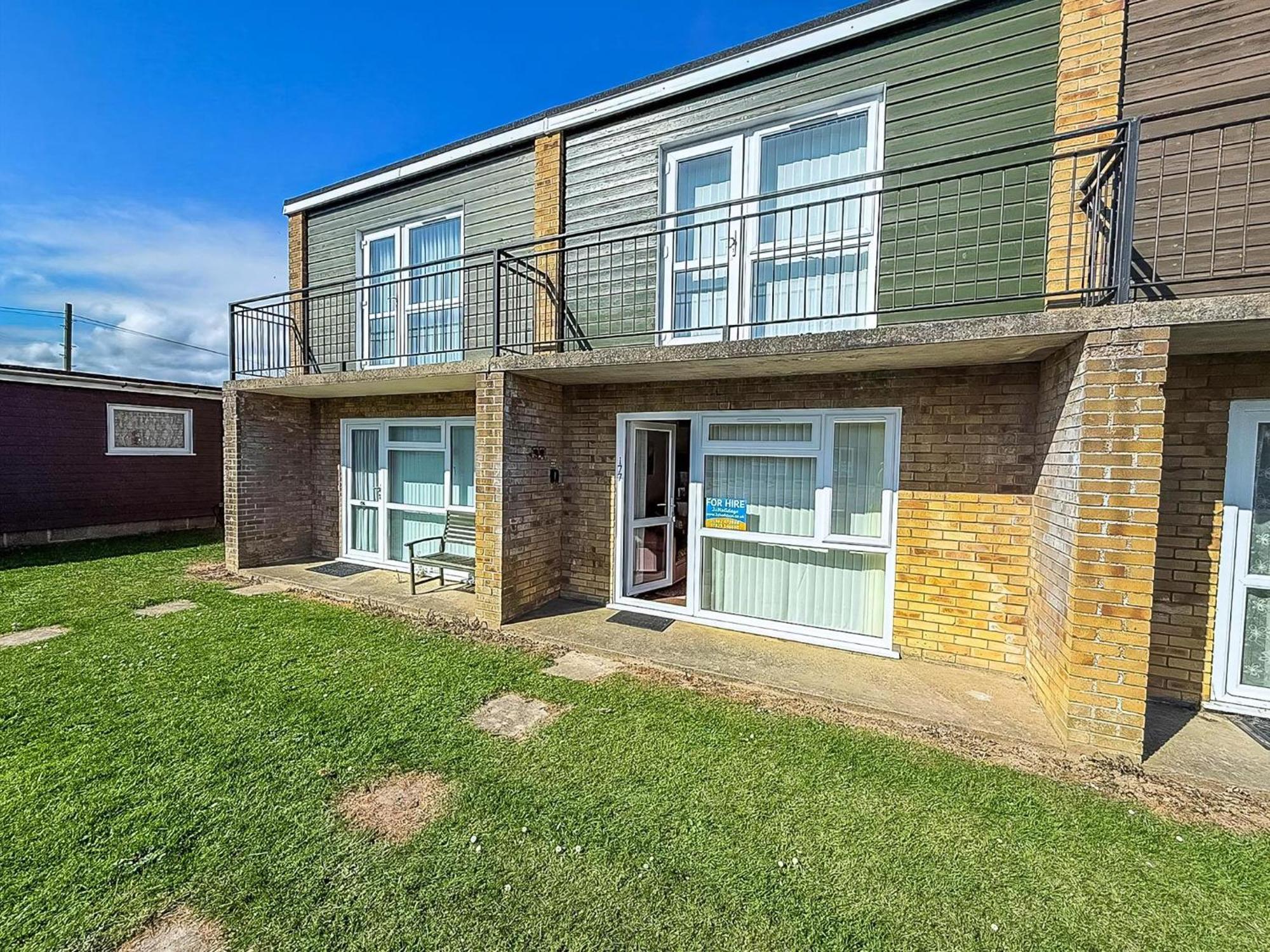Lovely 4 Berth Chalet To Hire In Hemsby Nearby The Beach Ref 18177B Екстериор снимка